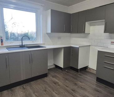 3 bedroom terraced house to rent - Photo 6