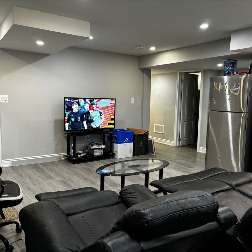 For Lease - 11 Overholt Drive Unit# Lower, Thorold, Ontario - Photo 1