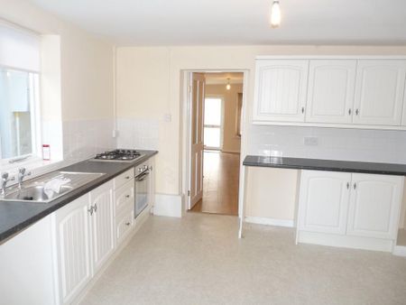 2 bedroom terraced house to rent - Photo 4