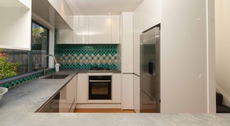 Parnell Beauty With Parking - Photo 5