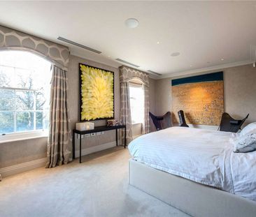 A 6 bedroom townhouse on the most sought-after street in Highgate V... - Photo 4