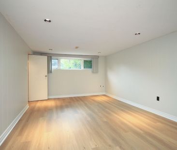 For Lease - 8 Birchbank Lane, Toronto, Ontario - Photo 2