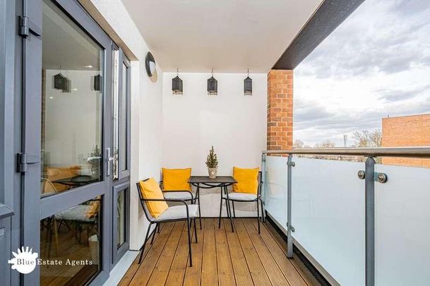 Brabazon Road, Hounslow, TW5 - Photo 1