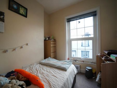 13 Albert Street - Photo 5