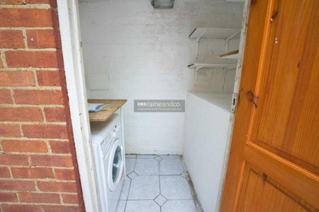3 bedroom end of terrace house to rent - Photo 3