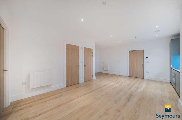 Chertsey, Surrey, KT16 - Photo 1