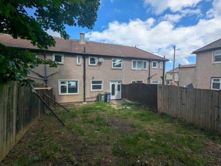 3 bedroom terraced house to rent - Photo 4