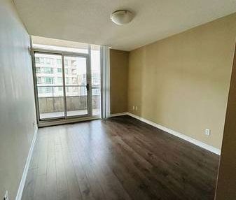 Yonge & Sheppard Beautiful 2Bdrm Open Concept All Utilities Included - Photo 3