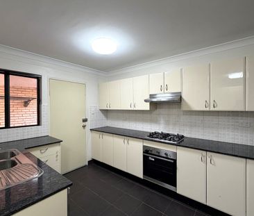 ELEVATED UNIT IN A CENTRAL LOCATION - Photo 4