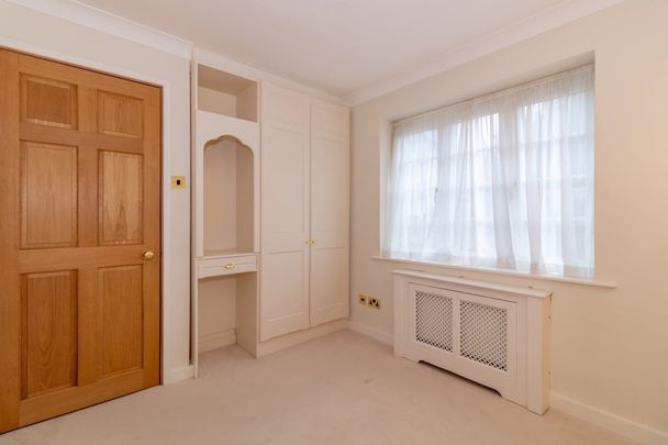 Harrisons Lane, Woodstock - Photo 1