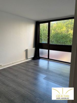 Studio à louer, 1 pièce - Rueil-Malmaison 92500 - Photo 1