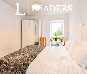 2 bedroom apartment to rent West Cliff Mansions, 2 Hahnemann Road, ... - Photo 3