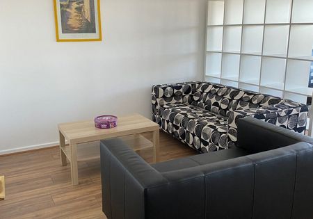 Room in a Shared Flat, Sovereign House, SE18 - Photo 3