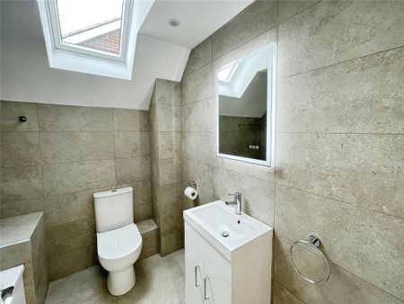 2 bedroom penthouse to rent - Photo 5