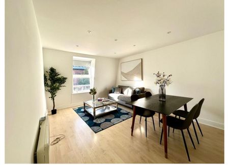 2 bedroom flat to rent - Photo 2
