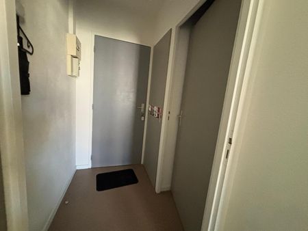 Location Appartement 1 pièce 21m² VALENCE 26000 - Photo 2