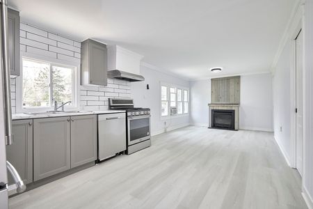 For Lease - 3253 Grayshott Drive, Severn, Ontario - Photo 2