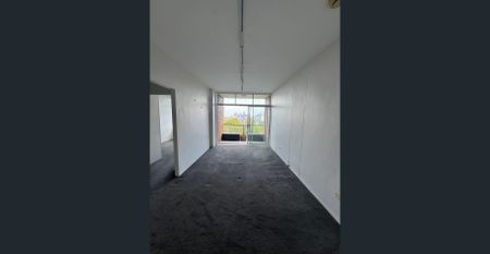 Fantastic two bedroom apartment with breathtaking city views - Photo 4