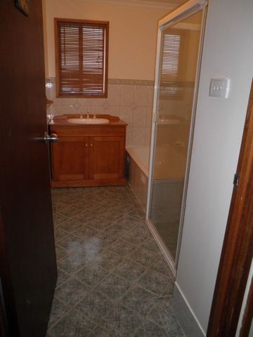 Neat 3 Bedroom Home - Photo 2