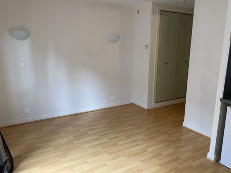 Location Appartement 1 pièce 23m² - Photo 5