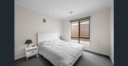 Large Family Home in Berwick - Photo 5