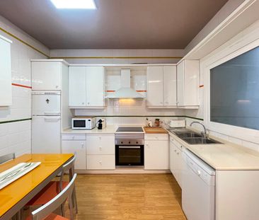 Amplio y luminoso piso amueblado en alquiler en Plaza Mayor, Palma,... - Photo 4