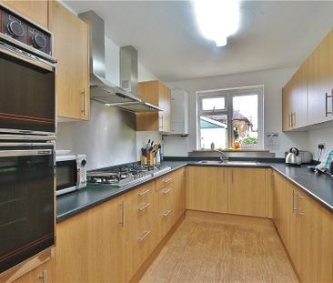 Marsh Lane, Addlestone, Surrey, KT15 1UN - Photo 5