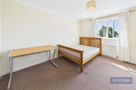 4 bedroom House To Let Total Size: 1152 SQ FT - Photo 4