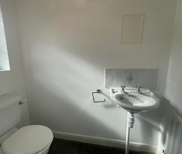 3 bedroom terraced house to rent - Photo 6