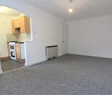 1 bedroom ground floor flat to rent - Photo 4