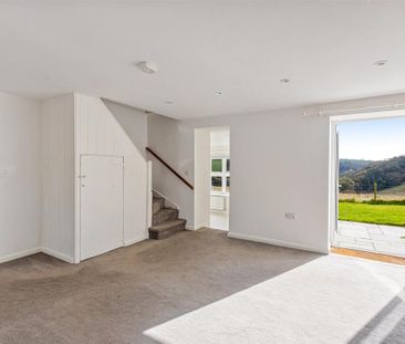 3 bedroom detached house to rent - Photo 2