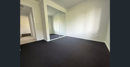 Fully renovated Two-Bedroom Apartment at a prime location - Photo 2