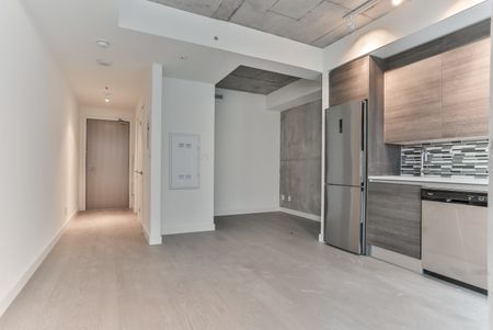 For Lease - 111 Bathurst Street Unit# 701, Toronto, Ontario - Photo 3