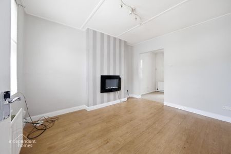27 Kent Avenue, Larne, BT40 1NB - Photo 4