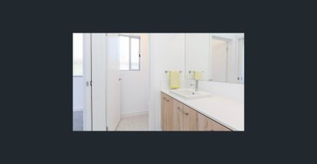 Beautiful Home in Athelstone with Solar Panels! - Photo 5