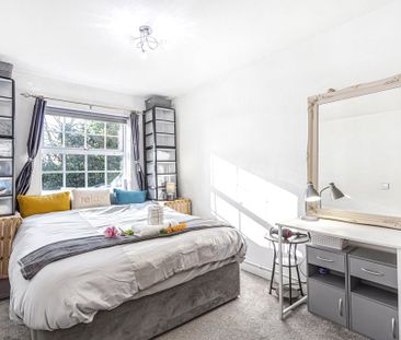 International Way, Sunbury-on-Thames, Surrey, TW16 7HQ - Photo 5