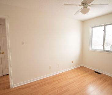 For Lease - 73 Longshire Circle, Barrhaven, Ontario - Photo 3