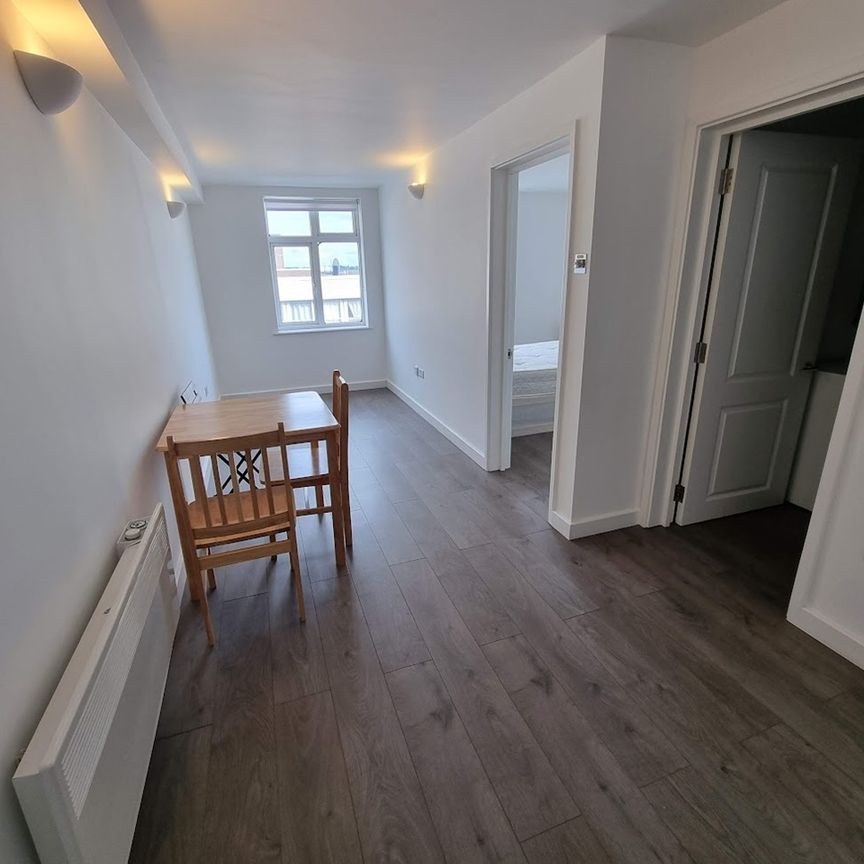 1 Bed Flat, Brent Street, NW4 - Photo 1