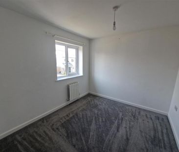3 bedroom link detached house to rent - Photo 3