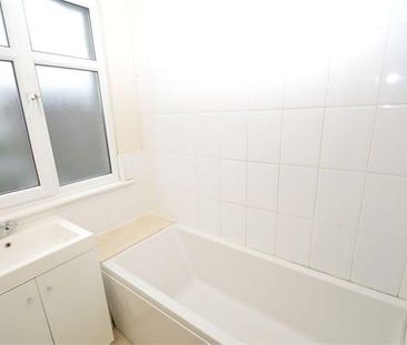4 bedroom terraced house to rent - Photo 6