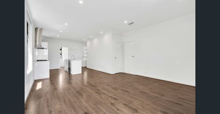 Townhouse In Great Location! - Photo 2