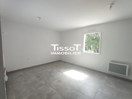 Location Appartement 1 pièce 32m² NIMES 30900 - Photo 2