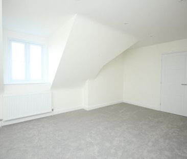 4 bedroom detached house to rent - Photo 5