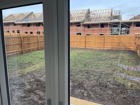 3 bedroom detached house to rent - Photo 5
