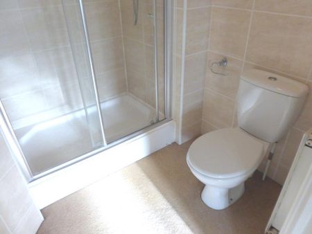 PETERBOROUGH - Photo 4