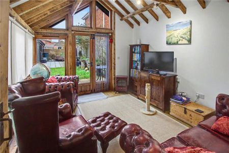 2 bedroom barn conversion to rent - Photo 3