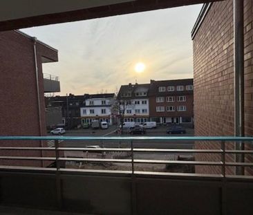 Neubau: Süd-Loggia: 2,5-Zimmer, Dielenboden, Einbauküche, großer HW... - Photo 5