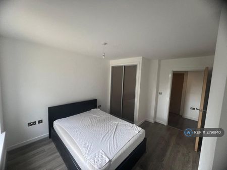 2 bedroom flat to rent - Photo 4