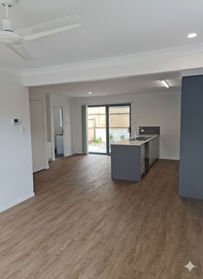 Avail 16/01/26-3 BED 2 BATH TOWNHOUSE WITH FULLY DUCTED AIR - Photo 1