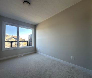 For Lease - 118 Ryan Reynolds Way, Orleans - Cumberland and Area, O... - Photo 1